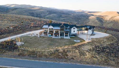 Skybridge Bear Lake Sleeps 61-75 with condo add-on - Foto 3