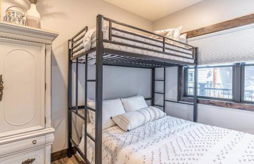 The Electric Bungalow - Photo 50