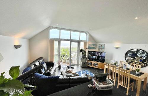 The Mermaids Watch Pendine DOG FRIENDLY with Cymru Holidays - Photo 14