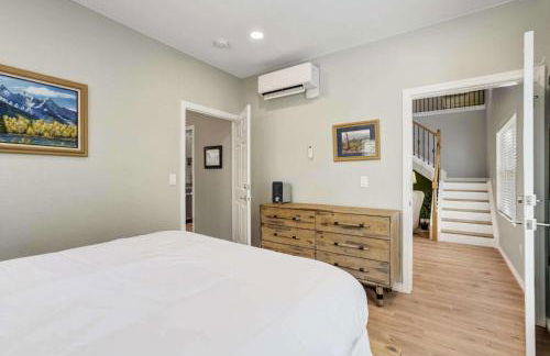 Luxury Retreat with Hot Tub Fire Pit & Forest Views - Foto 27