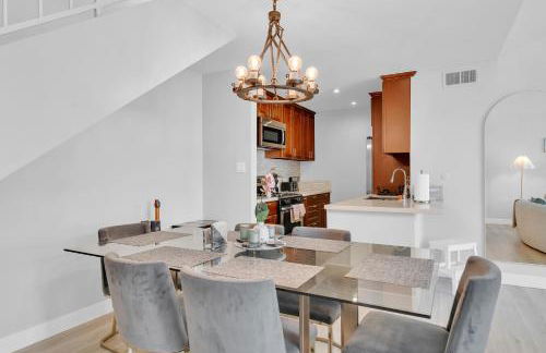 High Ceilings 3BR with Loft-2 Baths Pool & Jacuzzi - Foto 35