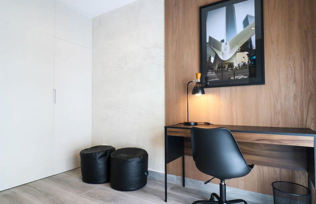 w Captivating 1BR in Miraflores - Photo 2