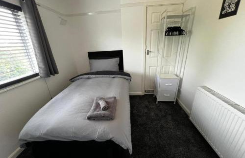 Quiet 2-Bed with Private Garden and Drive - Foto 48