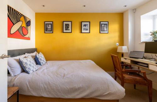 Stylish Family Home with Garden - Foto 24