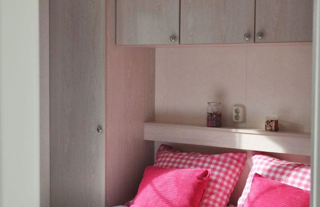 2 bedroom House in IJhorst with swimming pool and terrace - Photo 6