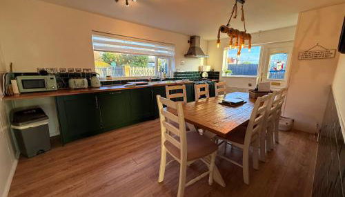 Shore Lodge Beachfront Escape, Sleeps 8, 4BR - Foto 3