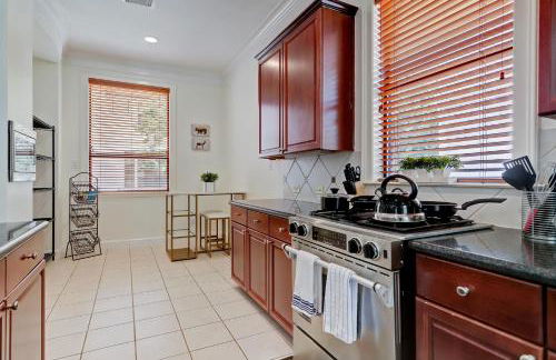 Luxury Home Minutes to Downtown Close to Everything Nice - Foto 7