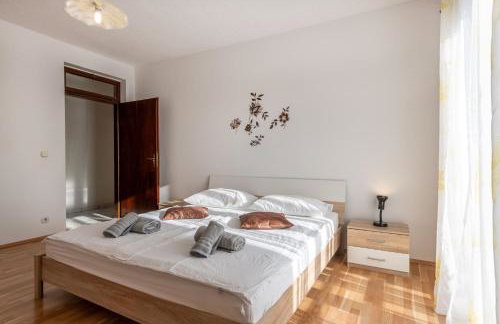 Villa Marić, a charming villa with a beautiful poolside - Foto 4