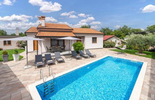 Villa Ajlin with Private Pool - Foto 6