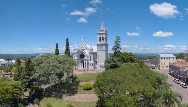 See the Parochial Church in Cotiporã