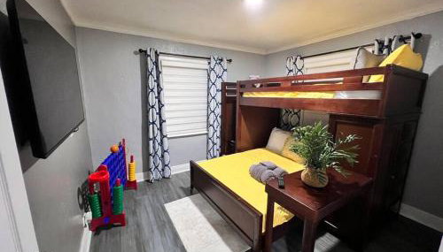 King Bed, 3 miles to Stadium - Foto 5