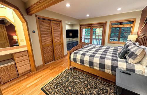 FC43 Renovated cozy spacious cottage with AC, air hockey, wifi close to ski trails! - Foto 16