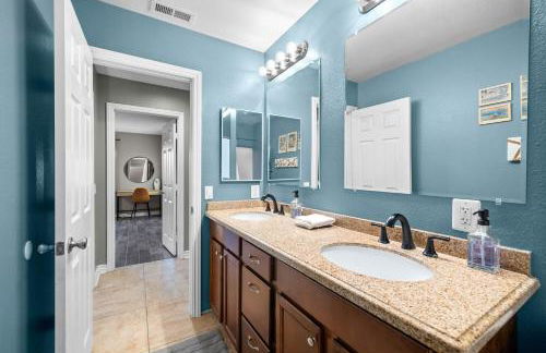 Modern Oceanside Stay with Yard & Laidback Vibes - Foto 7