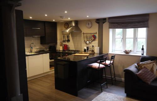 Old Brewery home with pool and gym access - Foto 4