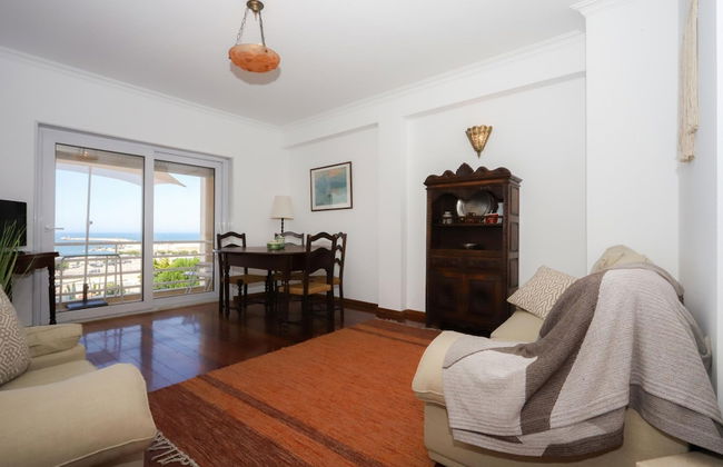 Sea View Apartment by Rent4all - Photo 12