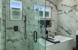 Historic Waterfront estate With Yard & Modern Kitchen - Foto 4
