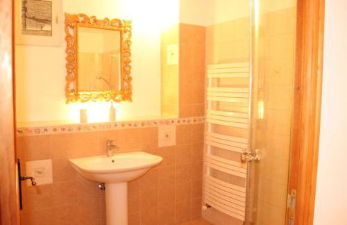 Elegant Family Home in Bouix - Foto 19