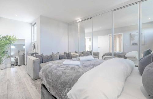 Beautiful 2BR Penthouse Ideal For Families By Charles Richardson ltd Short Term Rentals Couldson - Foto 17