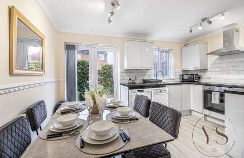 Group-Friendly 3BR Near Dudley + Parking - Foto 36