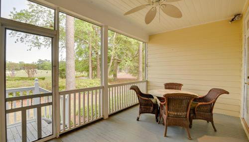 Cottage with Deck and Pool Access about 6 Mi to Beach - Foto 2