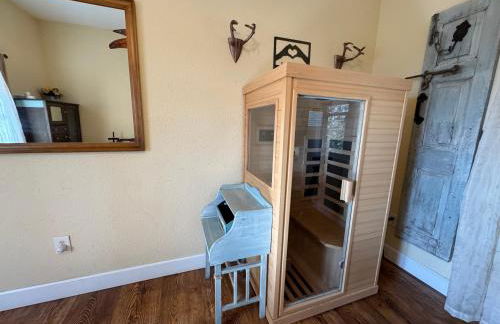 Red Rooster Family Cabin w/Hot Tub+Fire Pit+View - Foto 2