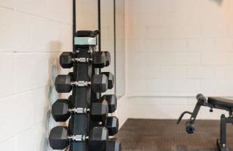 Modern Cabin with Luxury Gym, Firepit + Game Room! - Foto 80