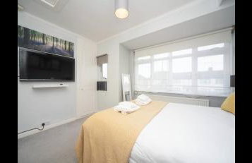 Chessington Blue with parking - Photo 30