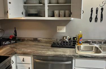 Modern 3BR 2 bathroom Near High Point University & Market Sleeps 6 - Foto 11