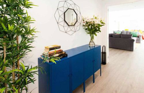 ISG Apartments Downtown family haven Free parking spot - Foto 32