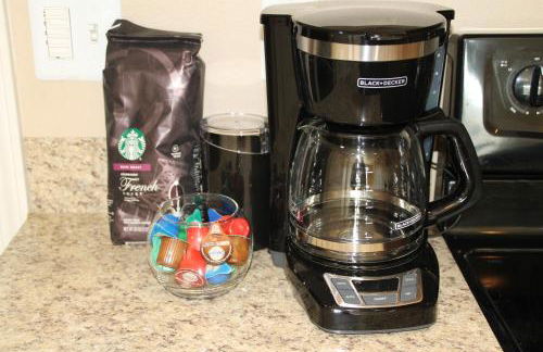 3 queen beds, 1 twin bed, 2 rooms, 1 and a half bath, self check-in, flexcation equipped - Foto 13