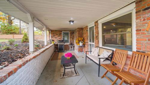 Easy Cleveland Access! Quiet Suburb Stay with Yard - Foto 2