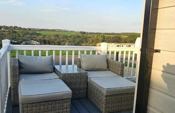 Hot Tub Lodge Cornwall - Meadow Lakes Holiday Park - Foto 10