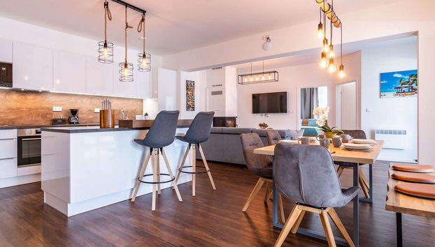 Kitchen / Dining Room