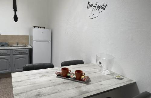 Les Gîtes de Monthermé La Maison authentique du centre historique - Foto 9