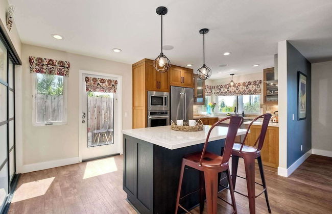 Fresh & Modern 3 BDR Just Blocks From Beach! - Photo 12