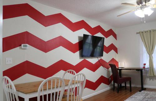 Hidden Ruby-Apartment with Kitchen and Laundry - Foto 4