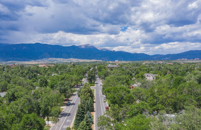 Perfect Cottage Downtown Great Patio! - Photo 36