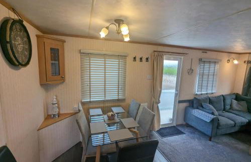 Beach House - Dog Friendly Anderby Creek - Photo 6