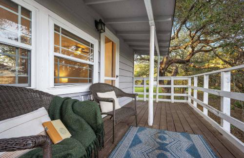 6-min walk to Lake - Home w/Fire-Pit & Pool Table - Foto 15