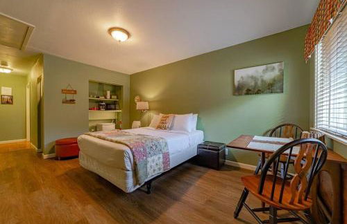 Elk Meadow Cabins 11B Roosevelt Elk - Single Room - Photo 6