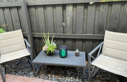 Centrally Located SOHO Retreat Walk to UT & Dining - Foto 43