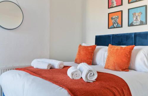 Prime Location Stylish 4-Bed House near Trent Br - Foto 1