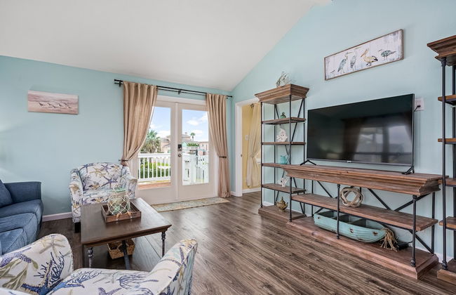 Bearfoot Bungalow by Miss Kitty’s - Photo 18