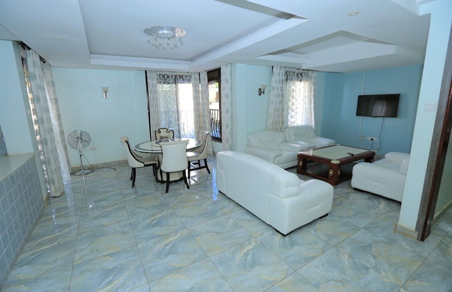 Goldmark Apartments - Photo 15