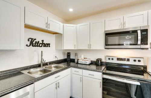 Quiet Pueblo Home with Pool Table, 5 Mi to Downtown! - Foto 8