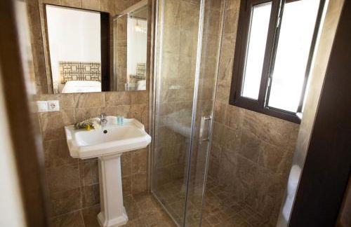 LA POSADA DE LA MUELA - Photo 65