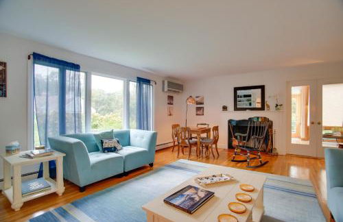 Deck and Grill, Walk to Beaches! Falmouth Retreat - Foto 4