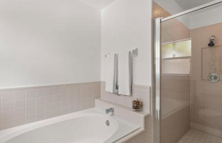 Upstay 3BR Family-Friendly Stylish Retreat w Patio - Foto 22