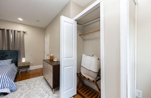 Cozy, Spacious Home Near Downtown Boston - Foto 39