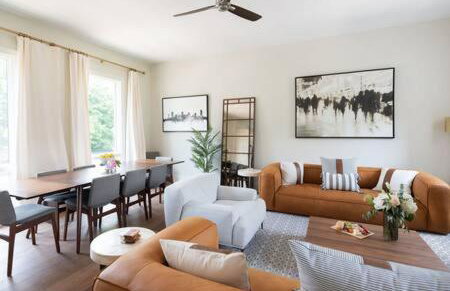 Spacious 4BR, Rooftop Patio, Garage, Walk to Faves, 5 Mins to Nissan Stadium, Less than 10 Mins to Broadway, 24 Hr Hospitality, Great for Groups - Foto 5